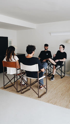 Sala de Estar Moderna: ideias para repaginar gastando pouco
