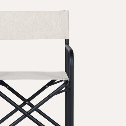 Bouclê Branco + Estrutura Preta