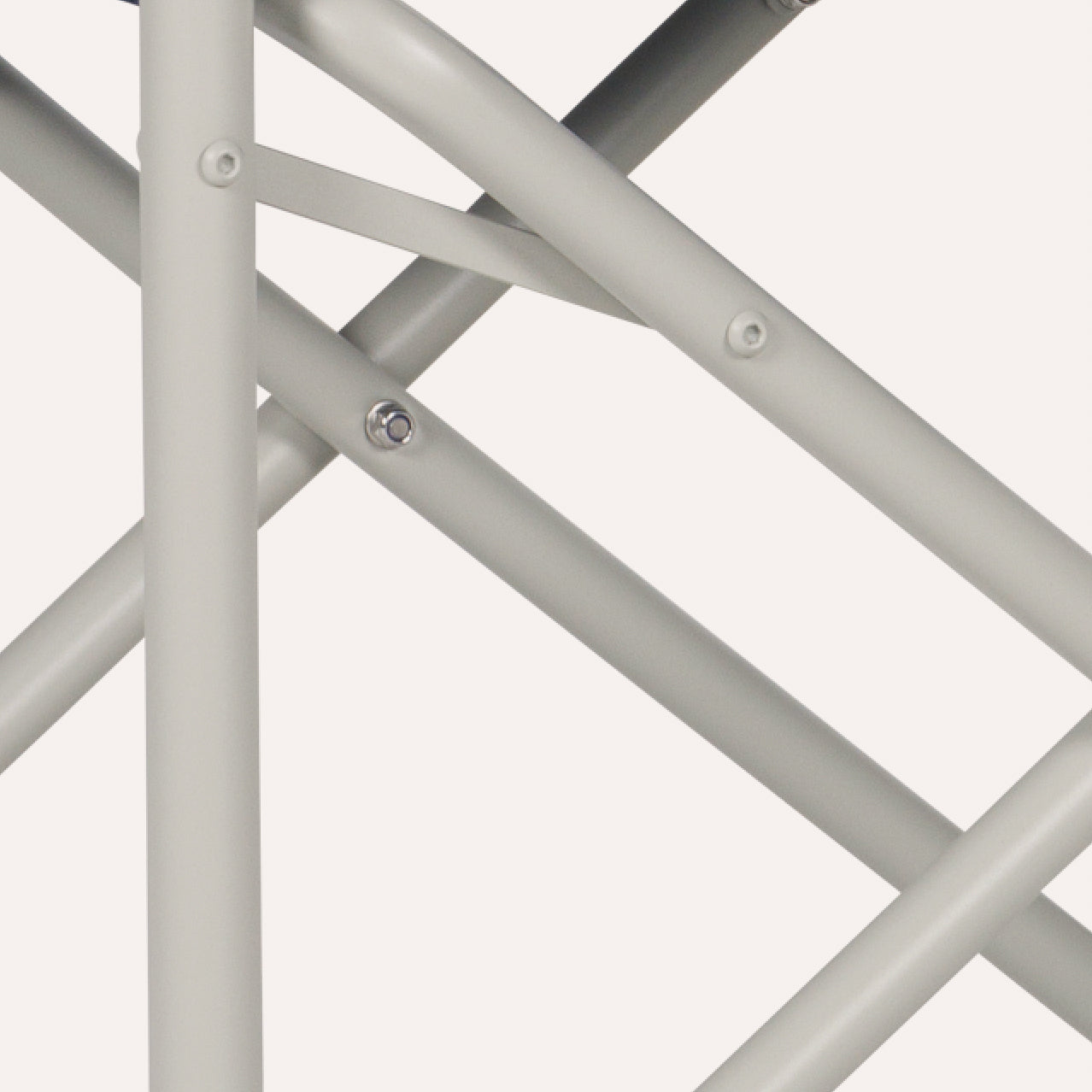 Bouclê Branco + Estrutura Areia