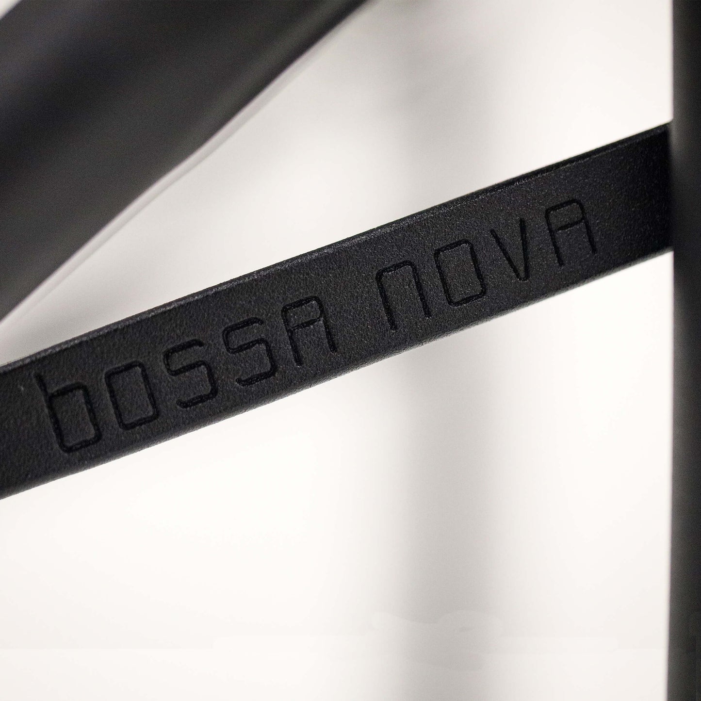 Couro Ecológico Whisky + Estrutura Preta